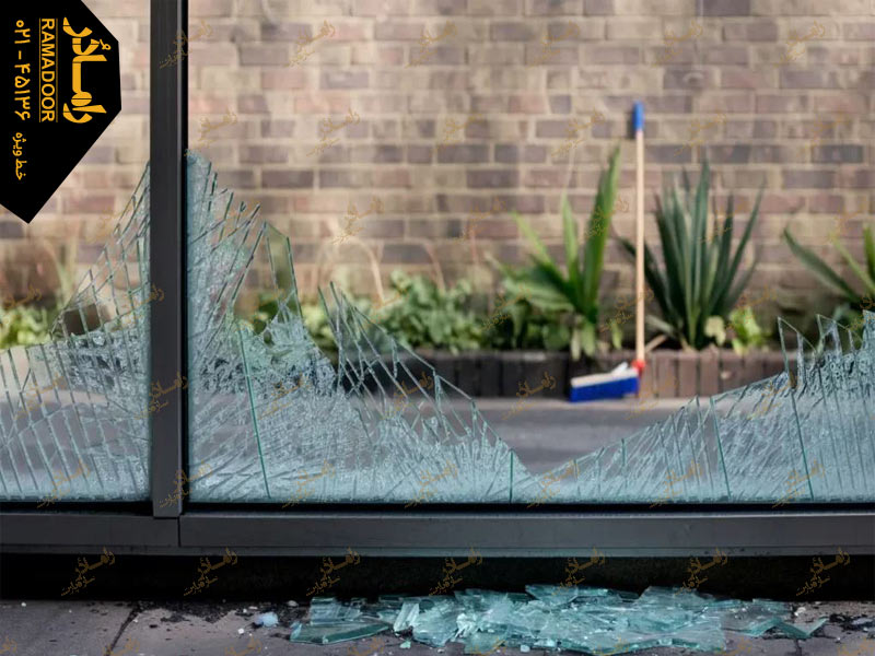 علت شکستن شیشه سکوریت چیست؟ بررسی دلایل و راههای جلوگیری از آن علت شکستن شیشه سکوریت چیست؟ بررسی دلایل و راههای جلوگیری از آن